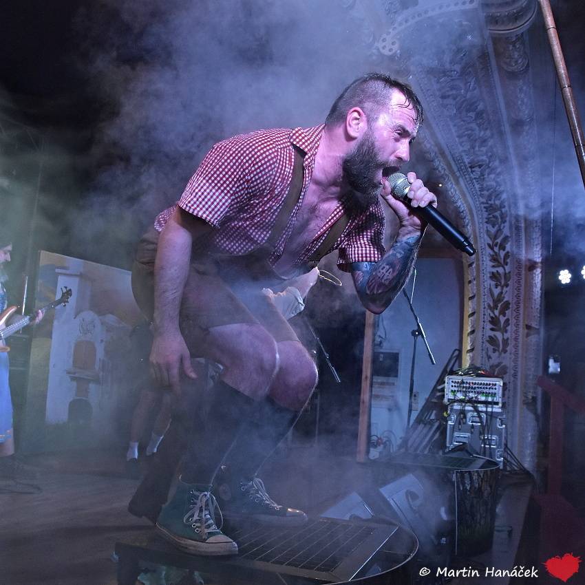 Trautenberk se představil v plzeňské Alfě, rozezpíval celý sál