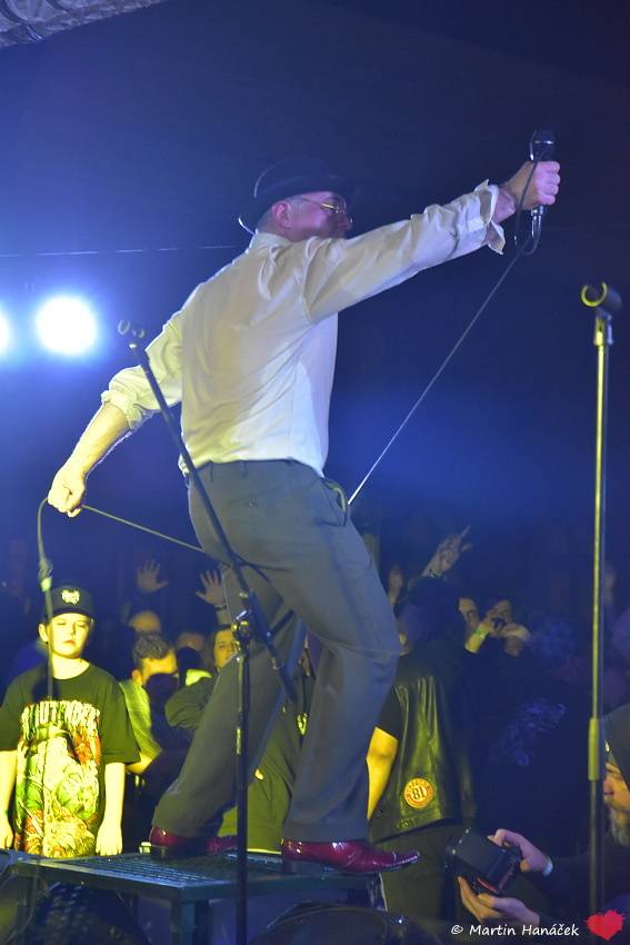 Trautenberk se představil v plzeňské Alfě, rozezpíval celý sál