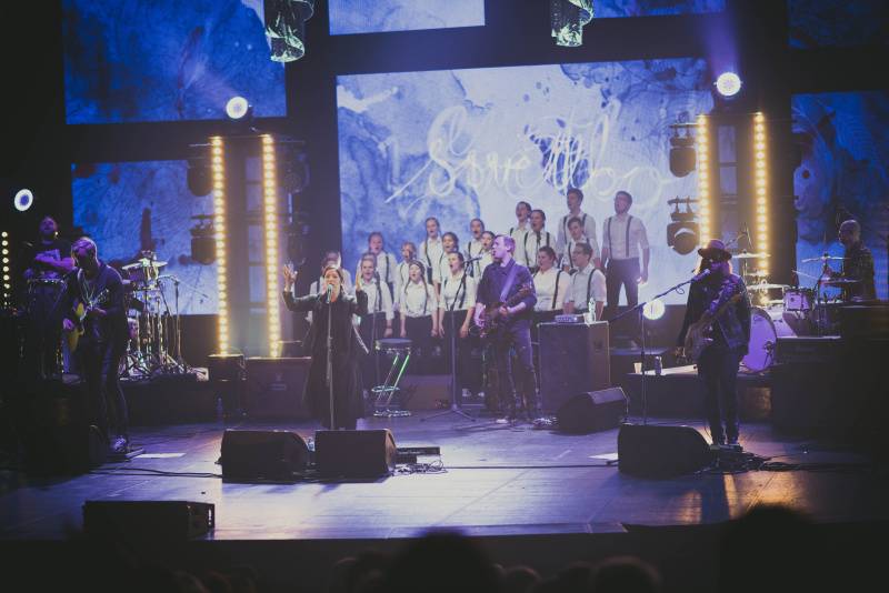 Anna K. odstartovala turné Moje světlo v Ostravě za doprovodu dětí i Miraie Navrátila