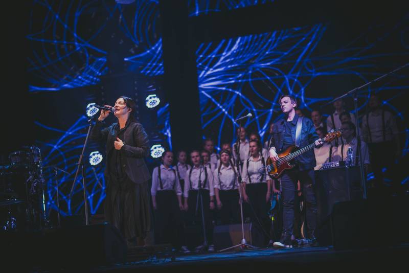 Anna K. odstartovala turné Moje světlo v Ostravě za doprovodu dětí i Miraie Navrátila