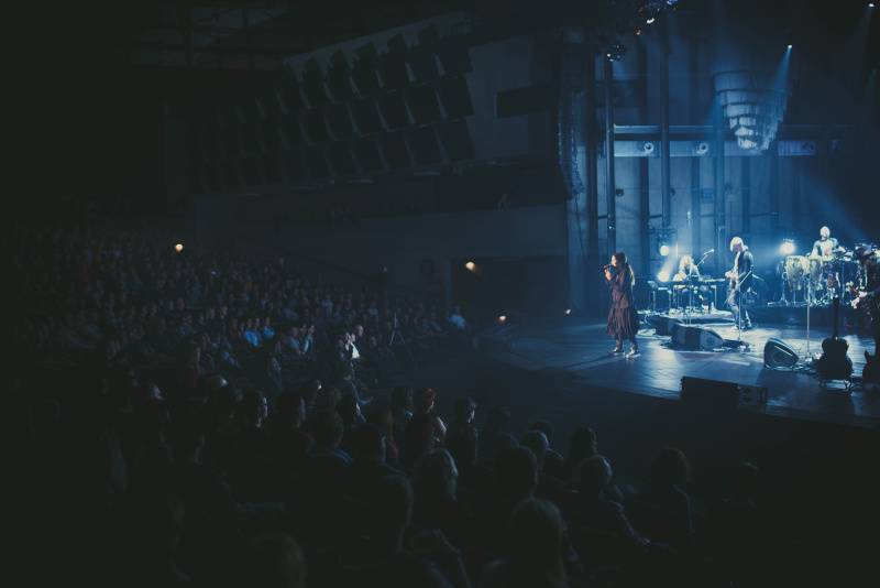 Anna K. odstartovala turné Moje světlo v Ostravě za doprovodu dětí i Miraie Navrátila