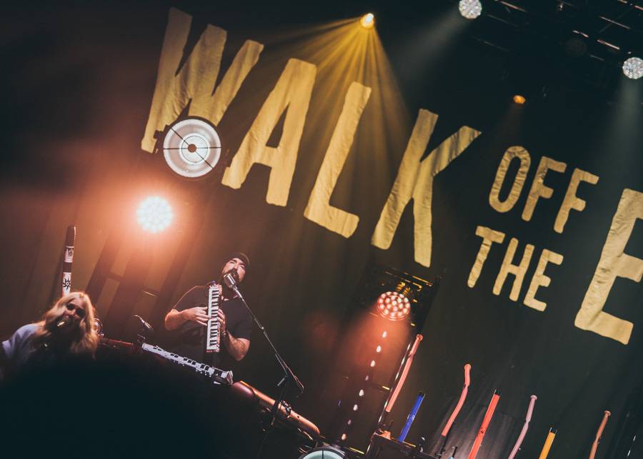 Kanadští Walk Off The Earth rozjeli v pražské Lucerně svou pověstnou show