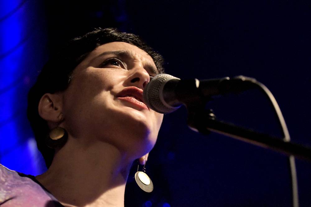 Chilská zpěvačka a kytaristka Camila Meza se v Jazz Docku představila v rámci Amerického jara