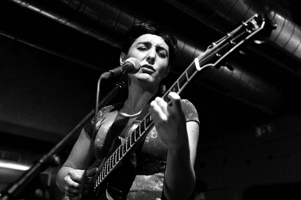 Chilská zpěvačka a kytaristka Camila Meza se v Jazz Docku představila v rámci Amerického jara