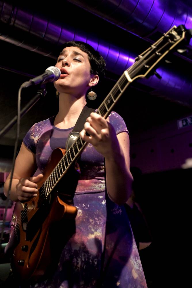 Chilská zpěvačka a kytaristka Camila Meza se v Jazz Docku představila v rámci Amerického jara