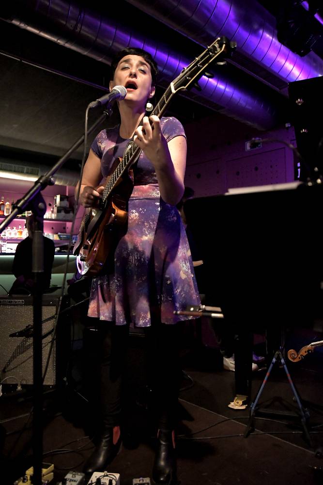 Chilská zpěvačka a kytaristka Camila Meza se v Jazz Docku představila v rámci Amerického jara