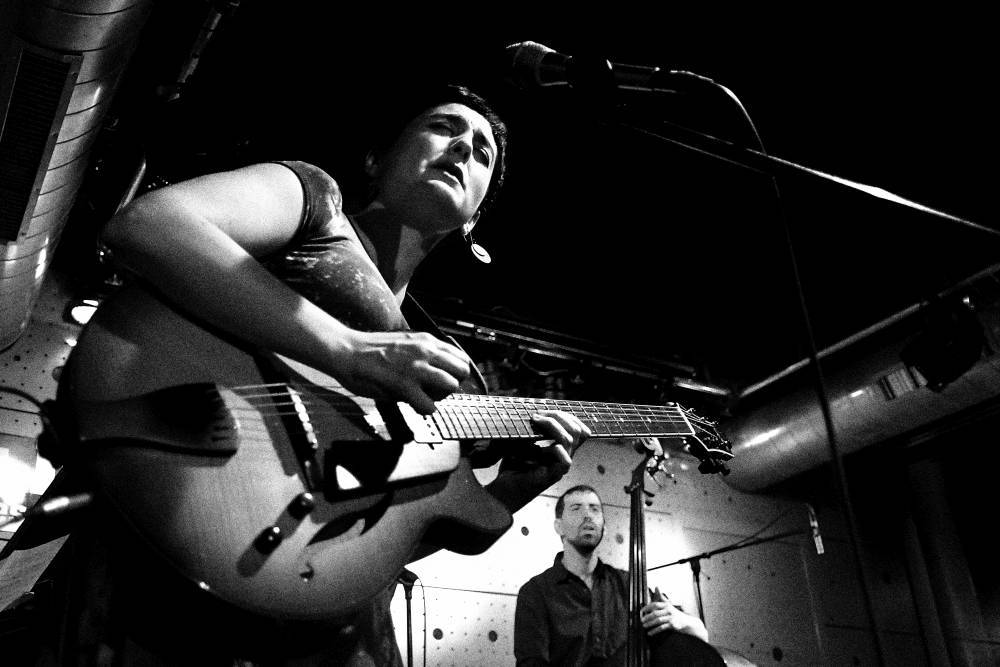 Chilská zpěvačka a kytaristka Camila Meza se v Jazz Docku představila v rámci Amerického jara