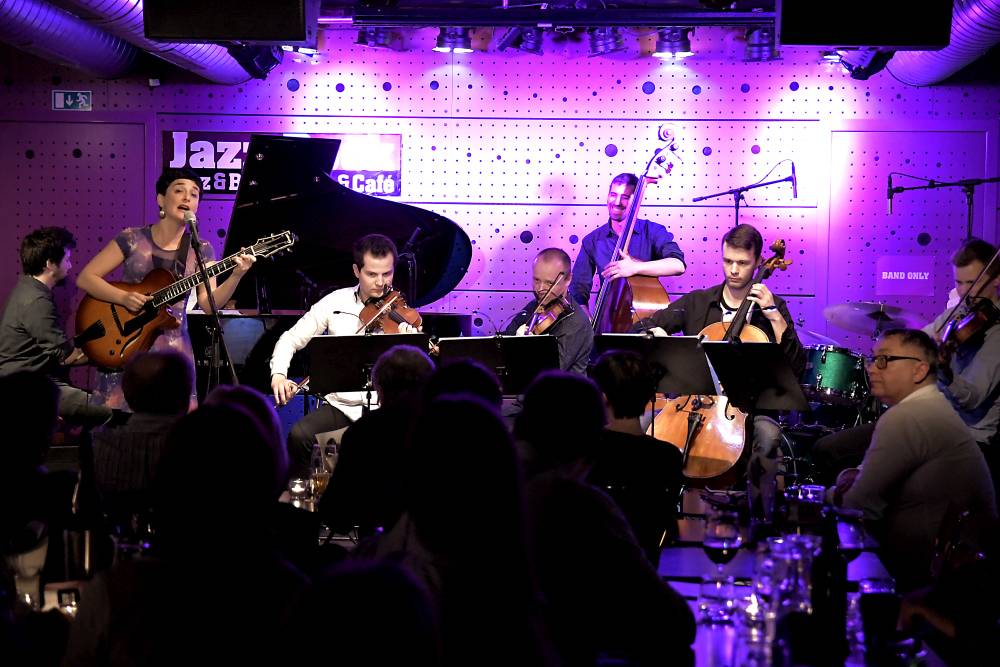 Chilská zpěvačka a kytaristka Camila Meza se v Jazz Docku představila v rámci Amerického jara