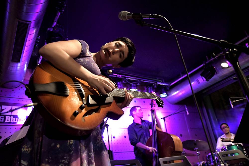 Chilská zpěvačka a kytaristka Camila Meza se v Jazz Docku představila v rámci Amerického jara