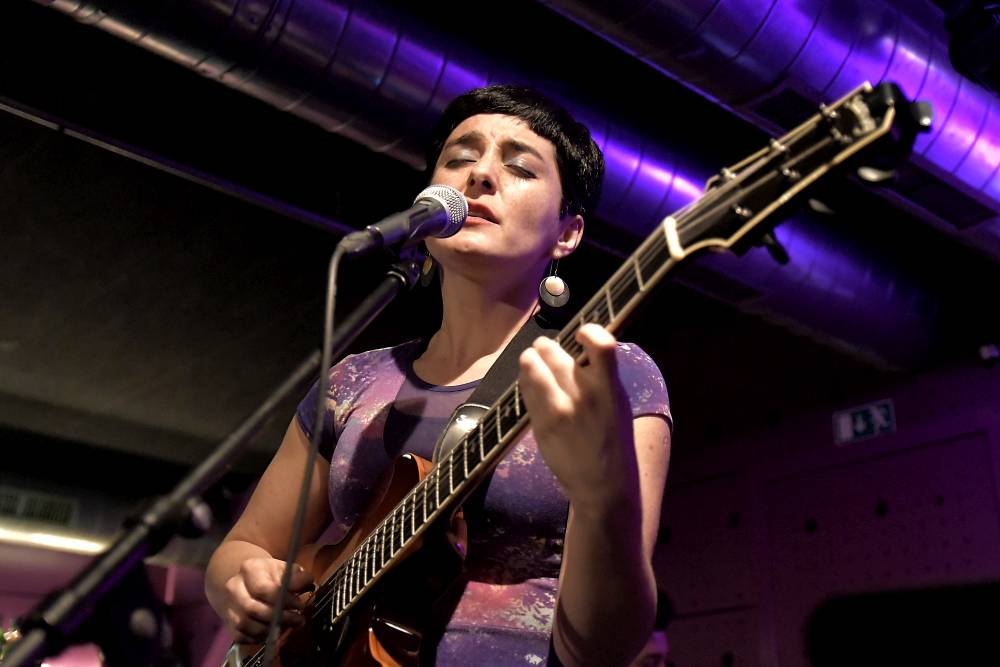 Chilská zpěvačka a kytaristka Camila Meza se v Jazz Docku představila v rámci Amerického jara