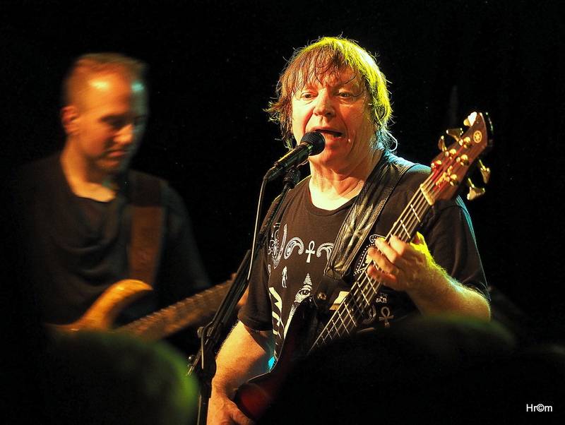 Olympic v Malostranské besedě: Petr Janda zahrál své manželce a představil skladby z nového alba