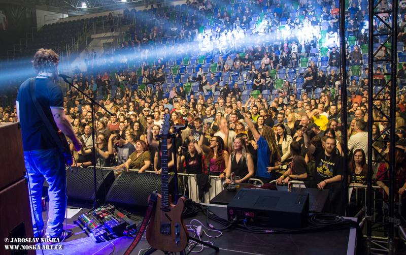 Raprint fest v Mostě ovládli Arakain s Lucií Bílou