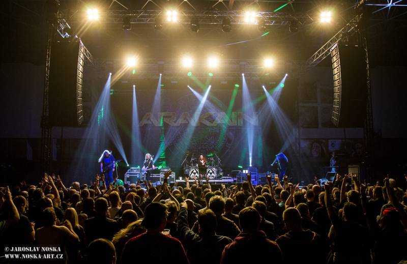 Raprint fest v Mostě ovládli Arakain s Lucií Bílou