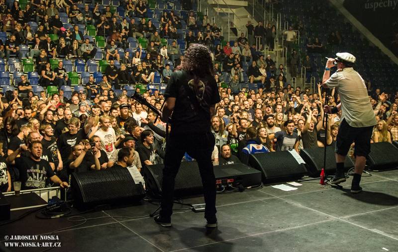 Raprint fest v Mostě ovládli Arakain s Lucií Bílou