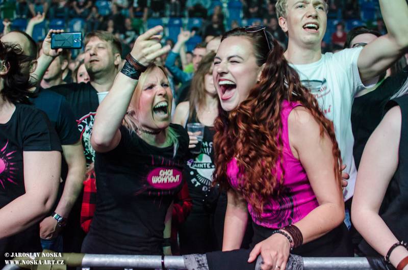 Raprint fest v Mostě ovládli Arakain s Lucií Bílou