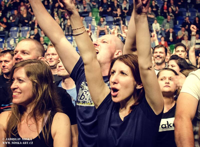 Raprint fest v Mostě ovládli Arakain s Lucií Bílou