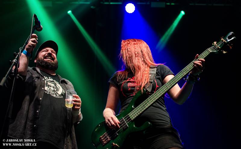 Raprint fest v Mostě ovládli Arakain s Lucií Bílou