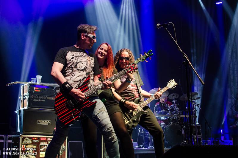 Raprint fest v Mostě ovládli Arakain s Lucií Bílou