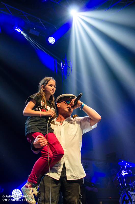 Raprint fest v Mostě ovládli Arakain s Lucií Bílou