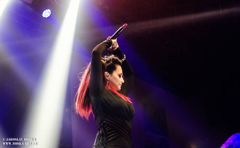 Raprint fest v Mostě ovládli Arakain s Lucií Bílou