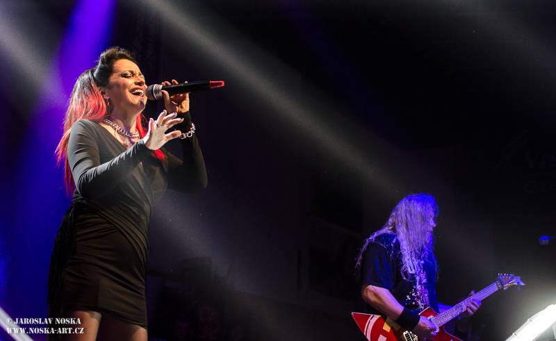 Raprint fest v Mostě ovládli Arakain s Lucií Bílou