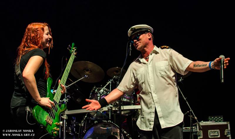 Raprint fest v Mostě ovládli Arakain s Lucií Bílou