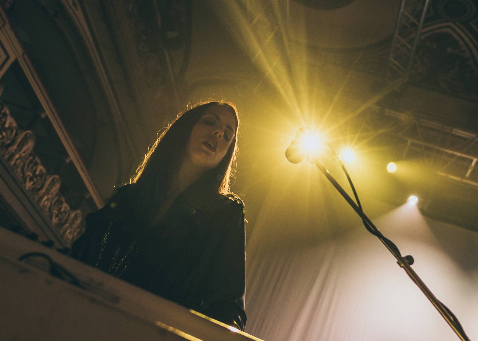 Noel Gallagher zaplnil Velký sál Lucerny a dal vzpomenout na Oasis