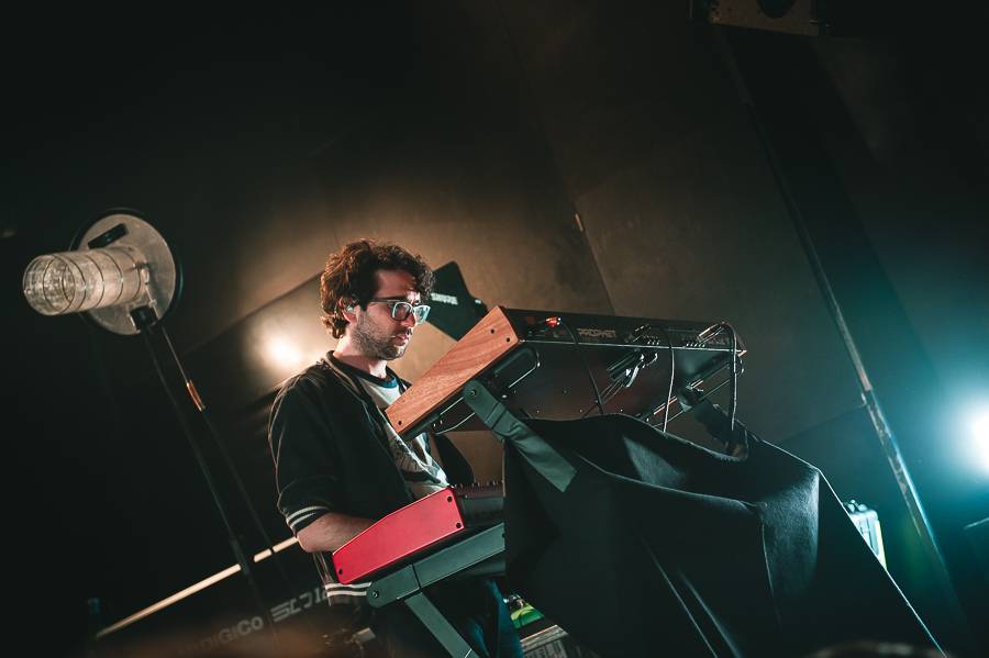 Pražská Roxy si střihla tělocvik v podání Awolnation 