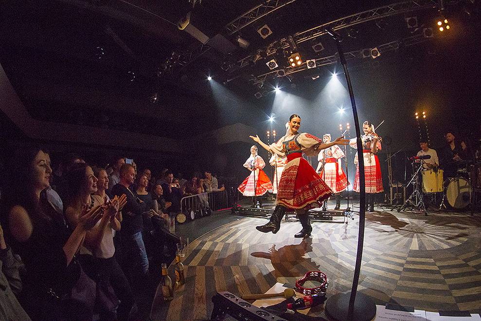 Billy Barman se v Praze předvedli spolu se slovenskými zpěvačkami