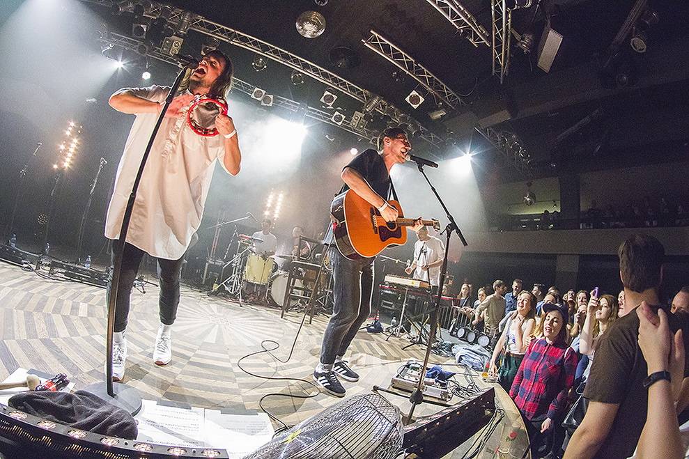 Billy Barman se v Praze předvedli spolu se slovenskými zpěvačkami