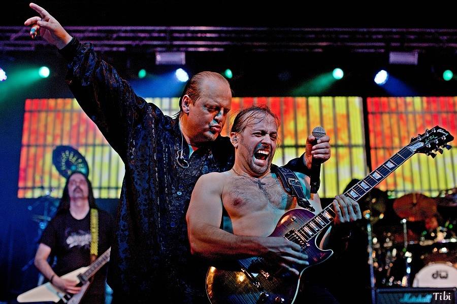 Souboj rebelů v Českých Budějovicích: Fanoušky rozpálili Tublatanka a Citron