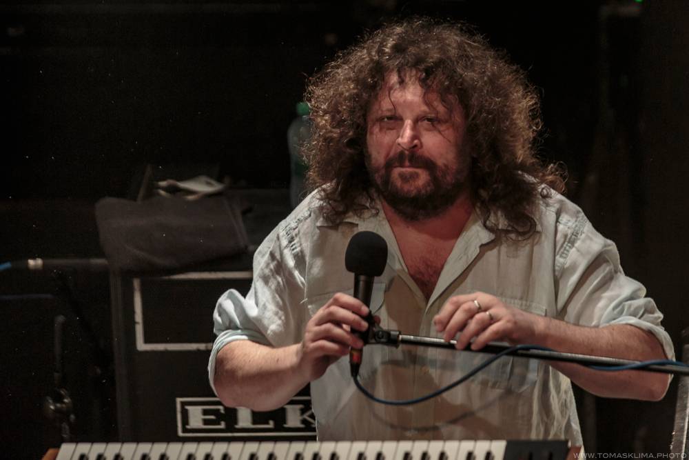 J.A.R. vyeskalovali dobro ve vyprodaném Lucerna Music Baru