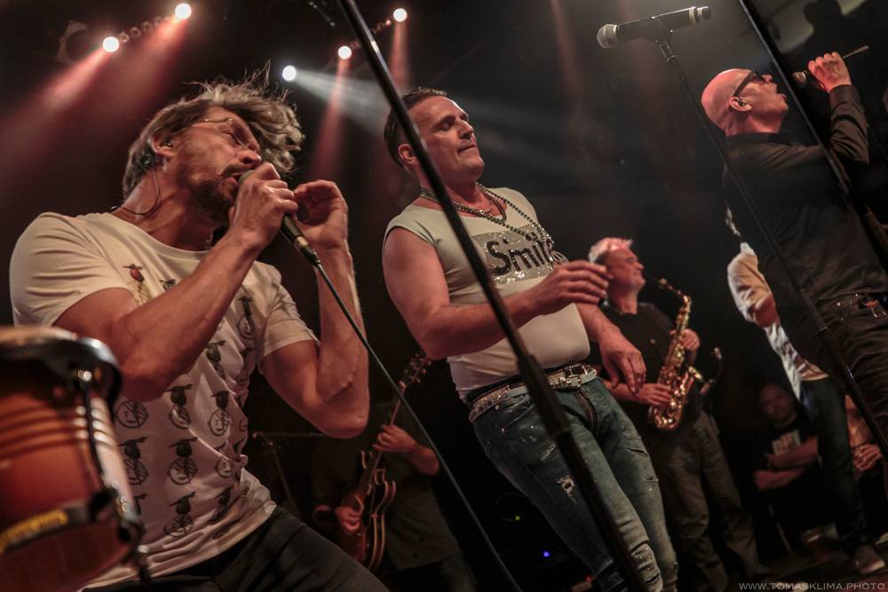 J.A.R. vyeskalovali dobro ve vyprodaném Lucerna Music Baru