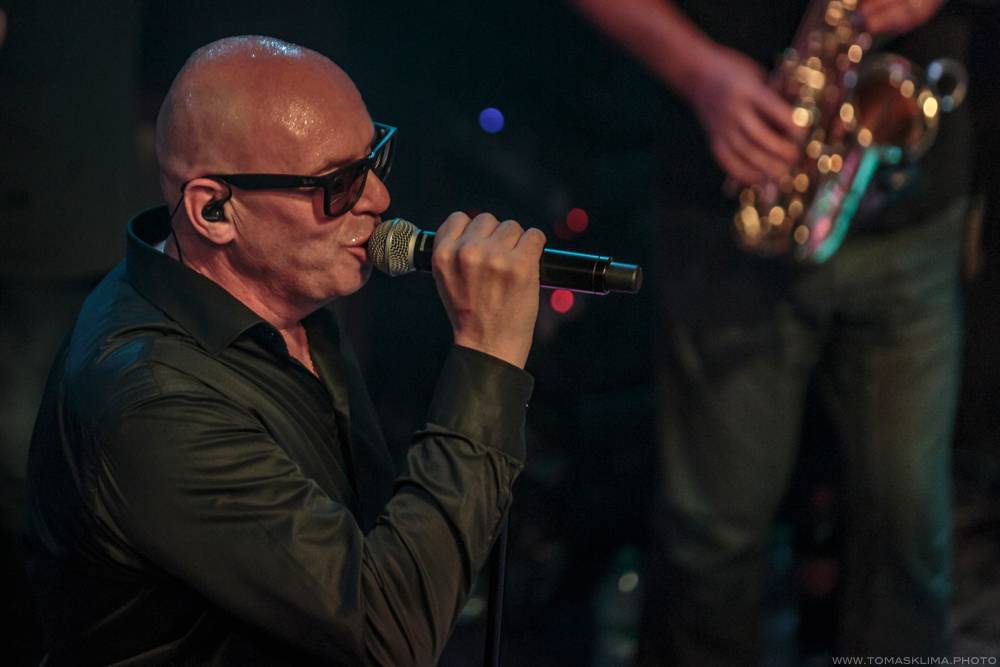 J.A.R. vyeskalovali dobro ve vyprodaném Lucerna Music Baru