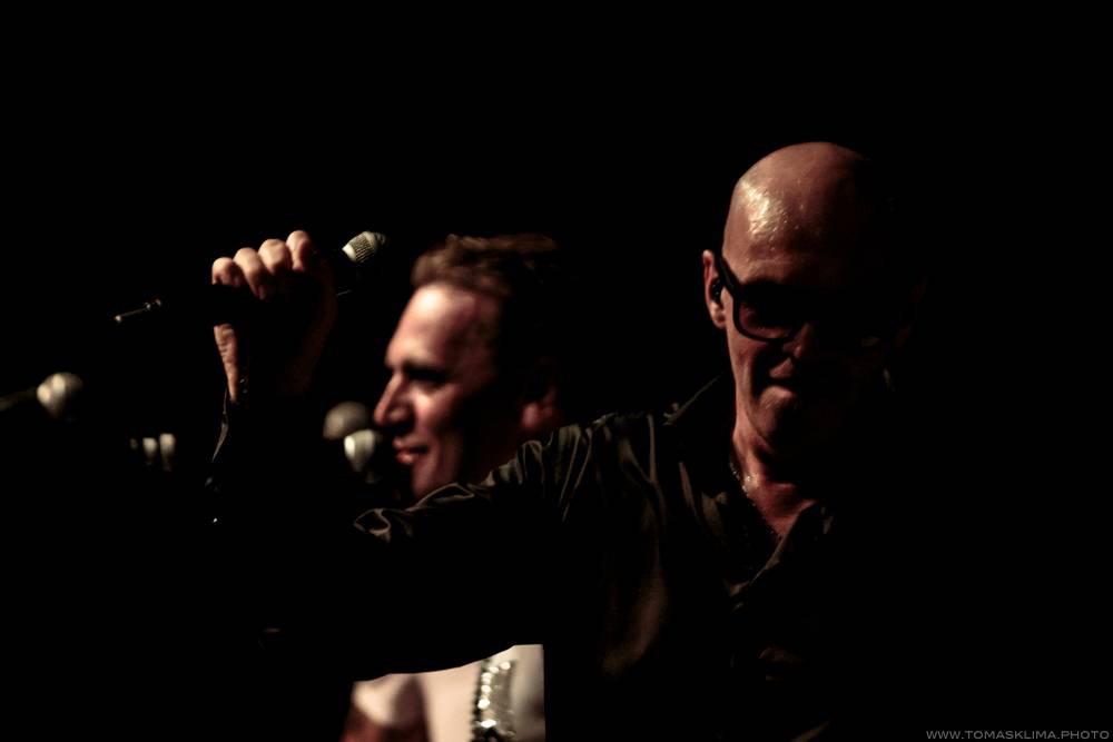 J.A.R. vyeskalovali dobro ve vyprodaném Lucerna Music Baru