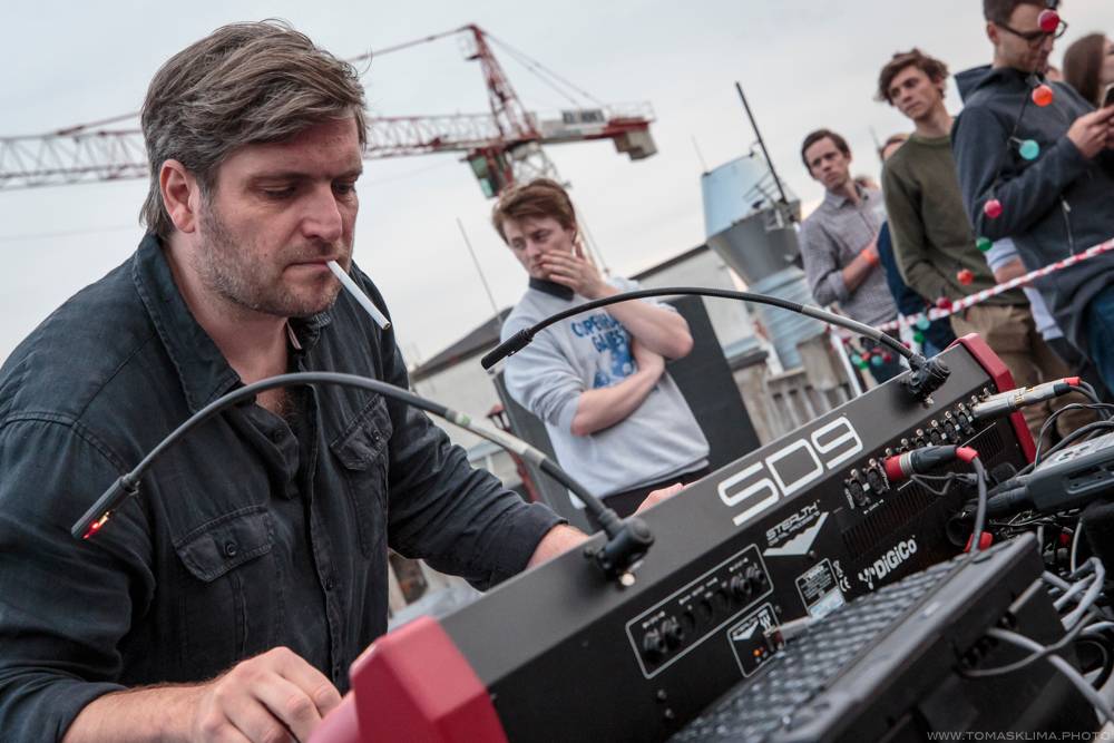 Zrní zajiskřili Černou hodinkou a půl na střeše Lucerny