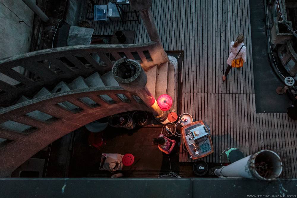 Zrní zajiskřili Černou hodinkou a půl na střeše Lucerny