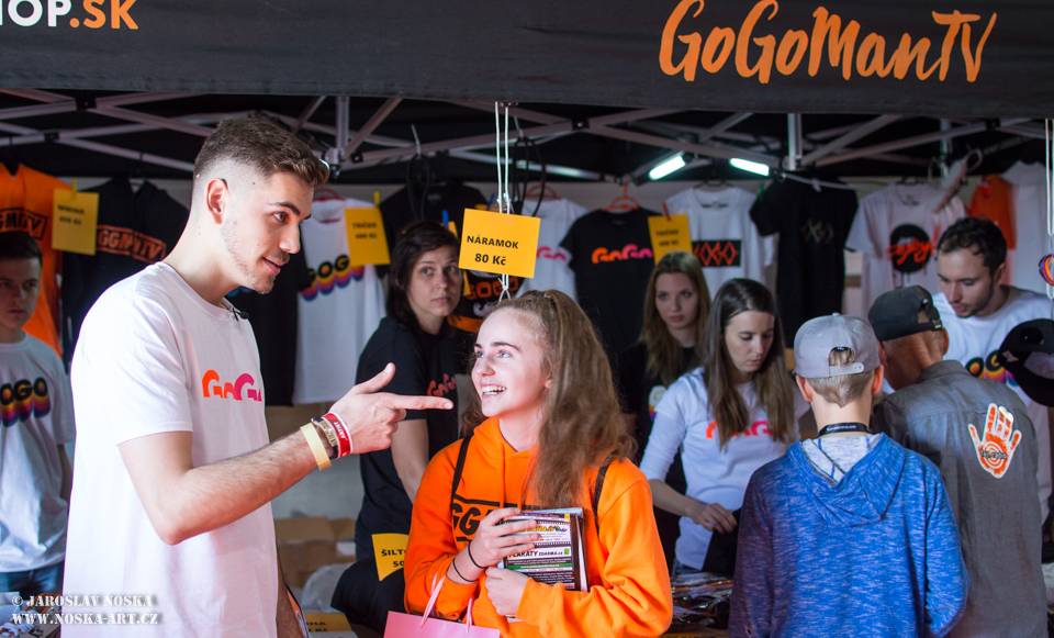 Pražský Utubering: Domácí špička YouTuberů se po roce sešla v Letňanech, k vidění byli Kovy i Jirka Král