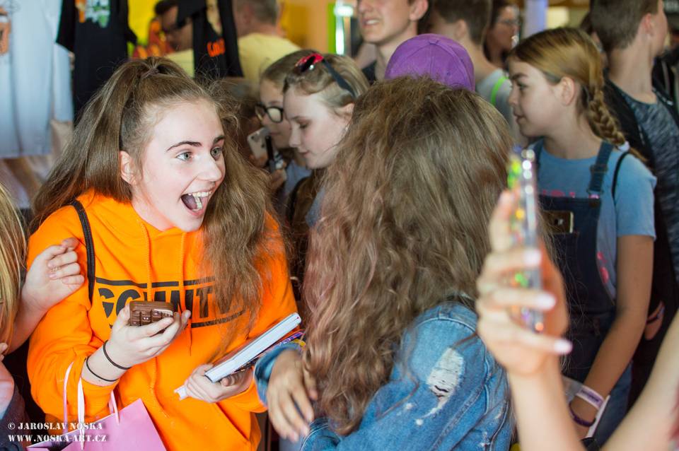 Pražský Utubering: Domácí špička YouTuberů se po roce sešla v Letňanech, k vidění byli Kovy i Jirka Král