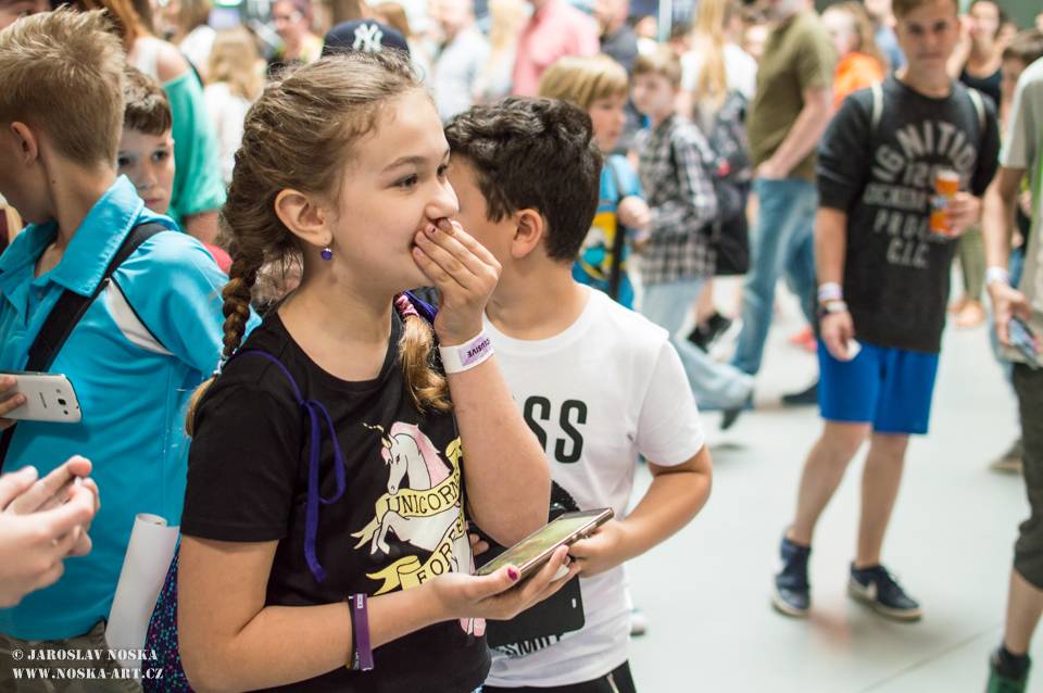 Pražský Utubering: Domácí špička YouTuberů se po roce sešla v Letňanech, k vidění byli Kovy i Jirka Král