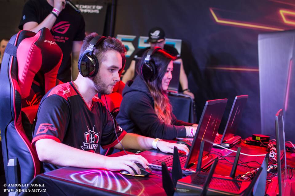 Pražský Utubering: Domácí špička YouTuberů se po roce sešla v Letňanech, k vidění byli Kovy i Jirka Král