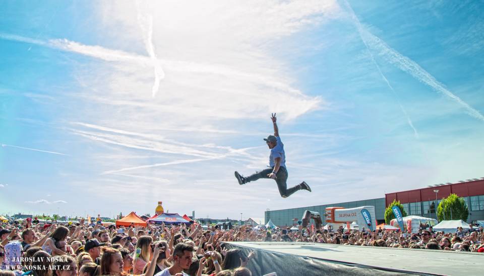 Pražský Utubering: Domácí špička YouTuberů se po roce sešla v Letňanech, k vidění byli Kovy i Jirka Král