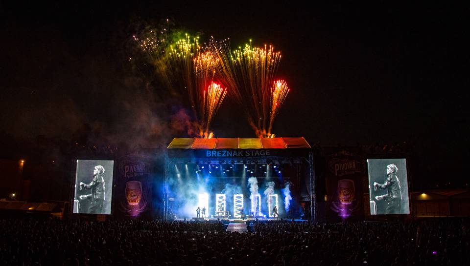 Pražský Majáles exkluzivním pohledem z pódia nebo od zvukaře