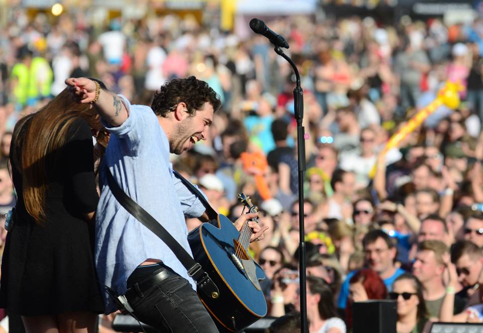 Pražský Majáles exkluzivním pohledem z pódia nebo od zvukaře