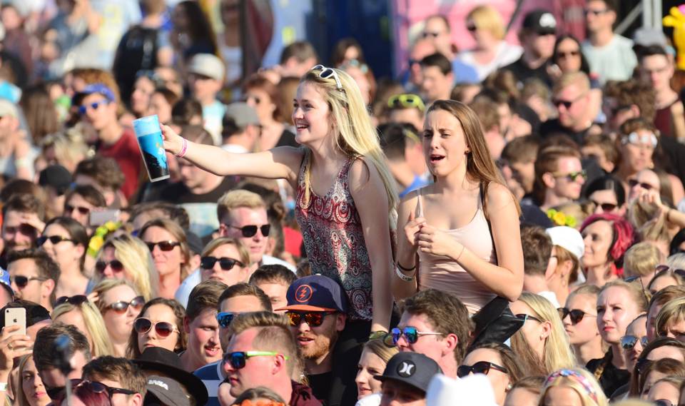 Pražský Majáles exkluzivním pohledem z pódia nebo od zvukaře