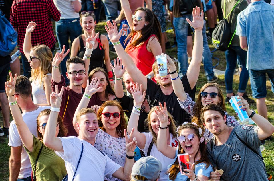 Pražský Majáles exkluzivním pohledem z pódia nebo od zvukaře