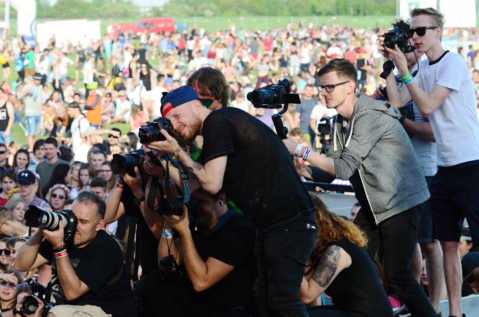 Pražský Majáles exkluzivním pohledem z pódia nebo od zvukaře