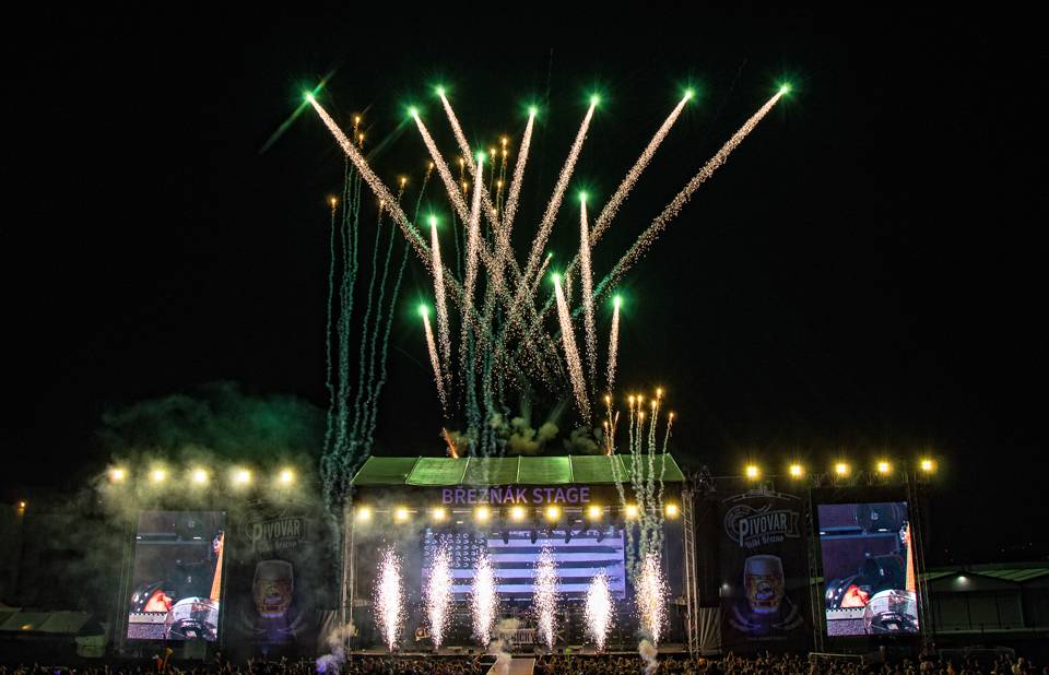 Pražský Majáles exkluzivním pohledem z pódia nebo od zvukaře