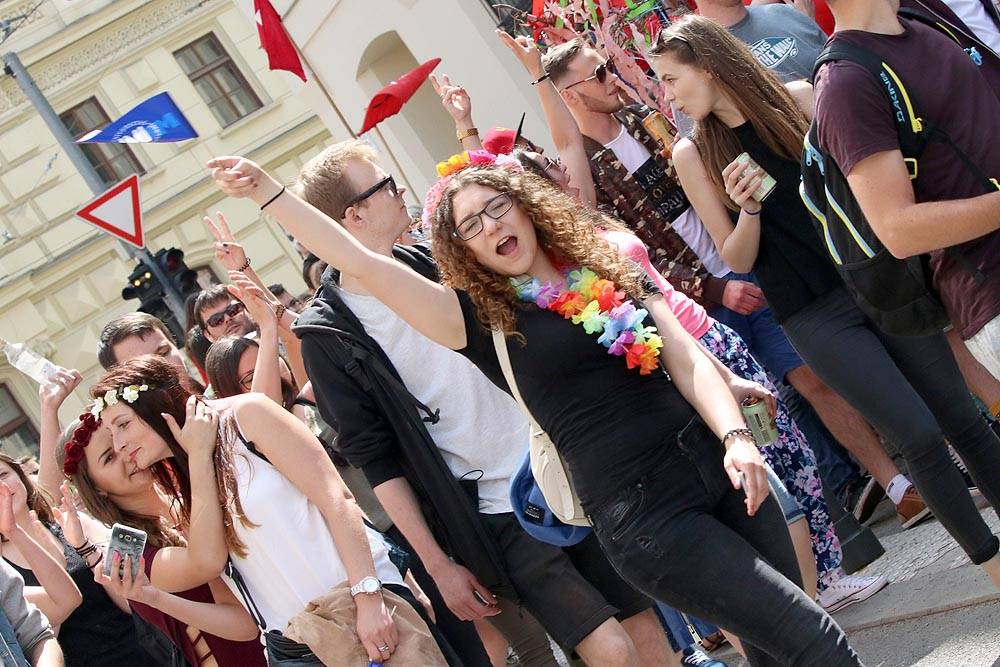 Na prosluněném Brněnském Majálesu bavili Rybičky 48, Tomáš Klus, Skyline, UDG a další