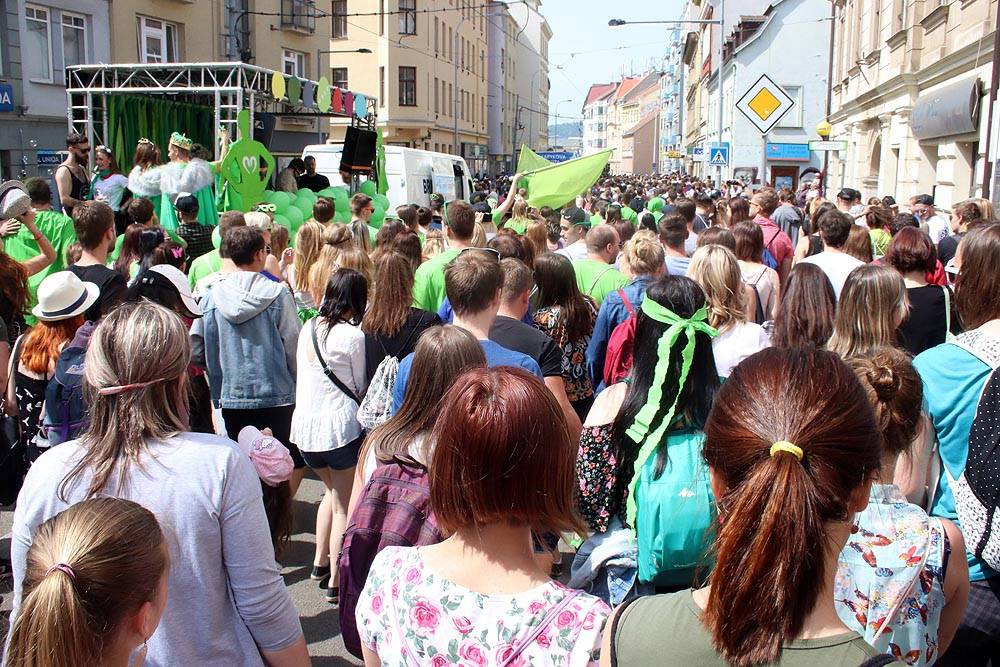 Na prosluněném Brněnském Majálesu bavili Rybičky 48, Tomáš Klus, Skyline, UDG a další